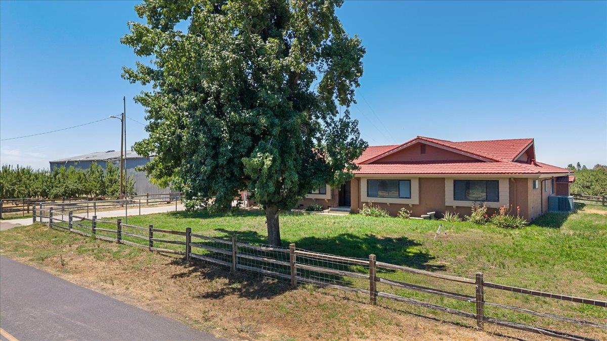5737 Crow Rd, Oakdale, CA 95361