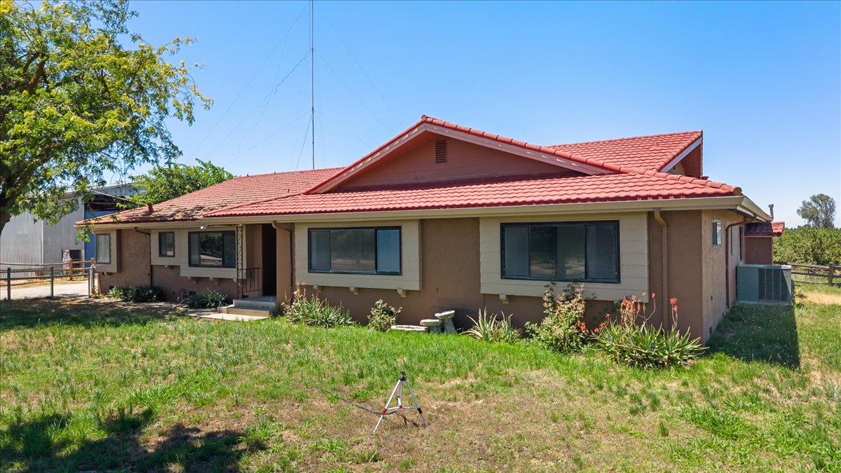 5737 Crow Rd, Oakdale, CA 95361