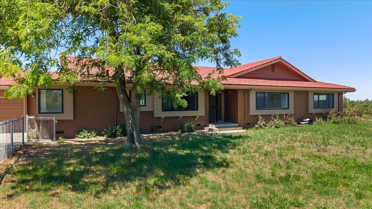 5737 Crow Rd, Oakdale, CA 95361