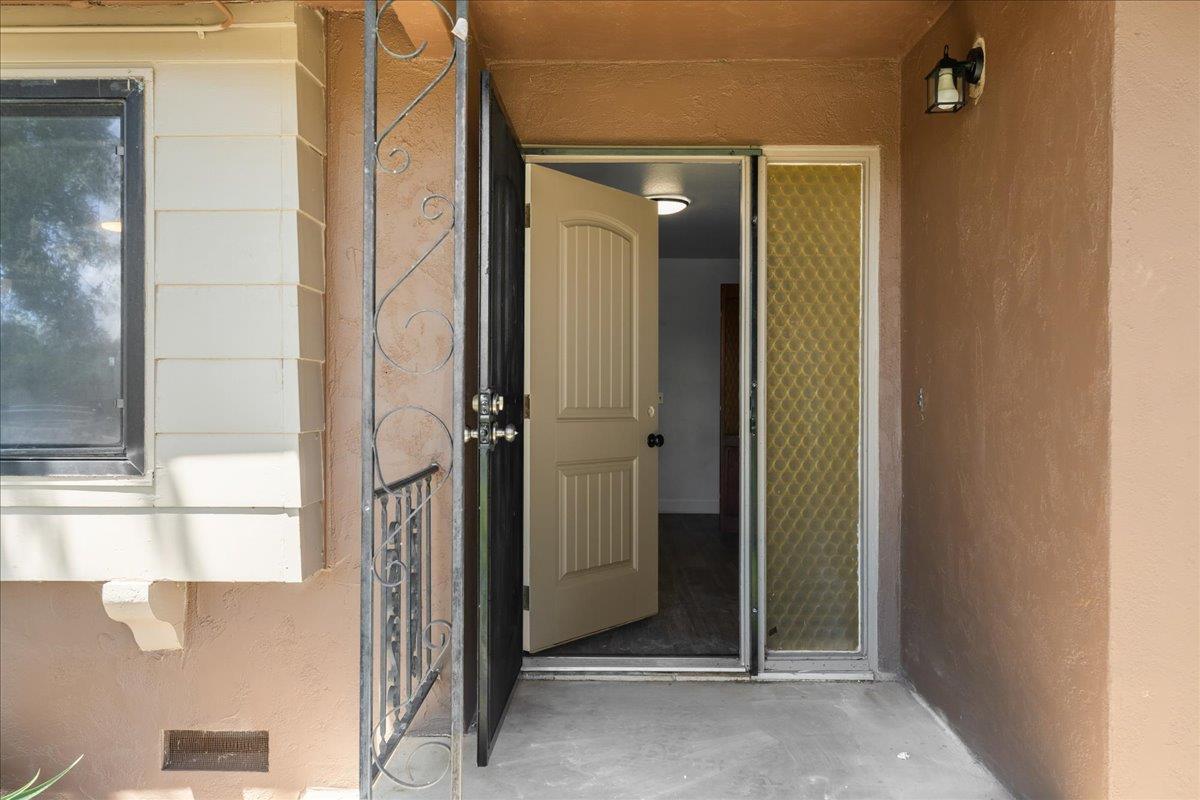 5737 Crow Rd, Oakdale, CA 95361