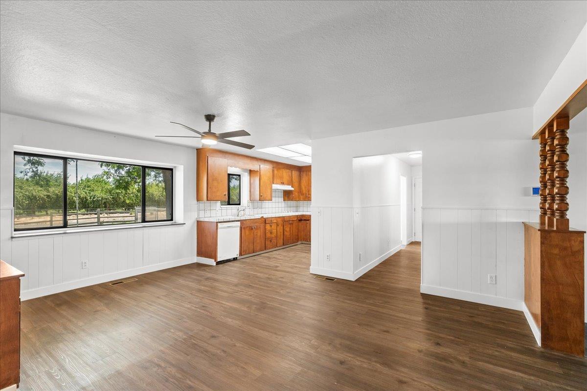 5737 Crow Rd, Oakdale, CA 95361