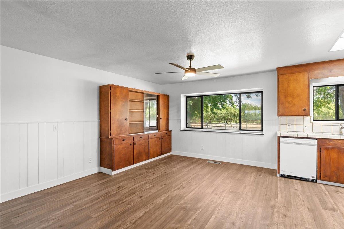 5737 Crow Rd, Oakdale, CA 95361