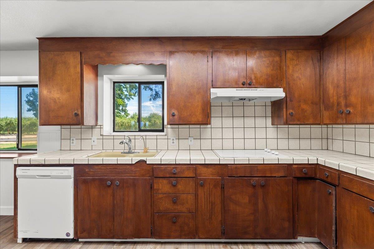 5737 Crow Rd, Oakdale, CA 95361