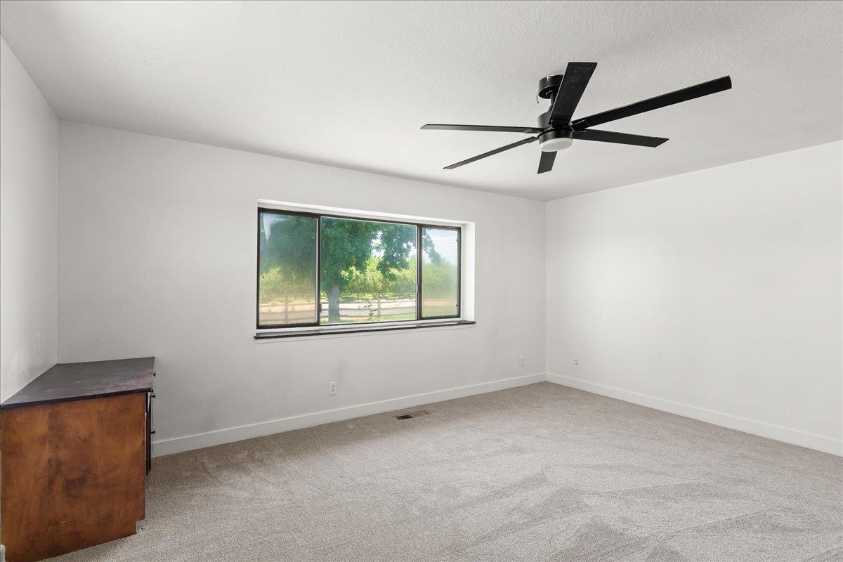 5737 Crow Rd, Oakdale, CA 95361