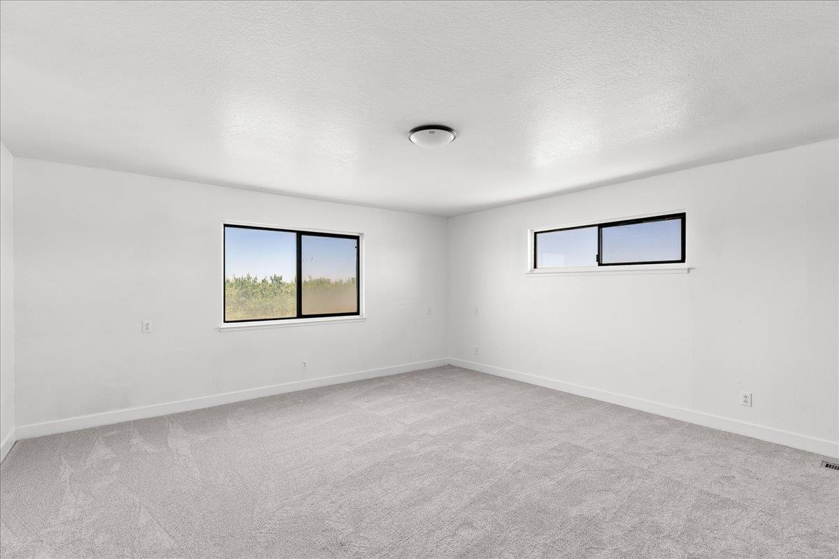 5737 Crow Rd, Oakdale, CA 95361