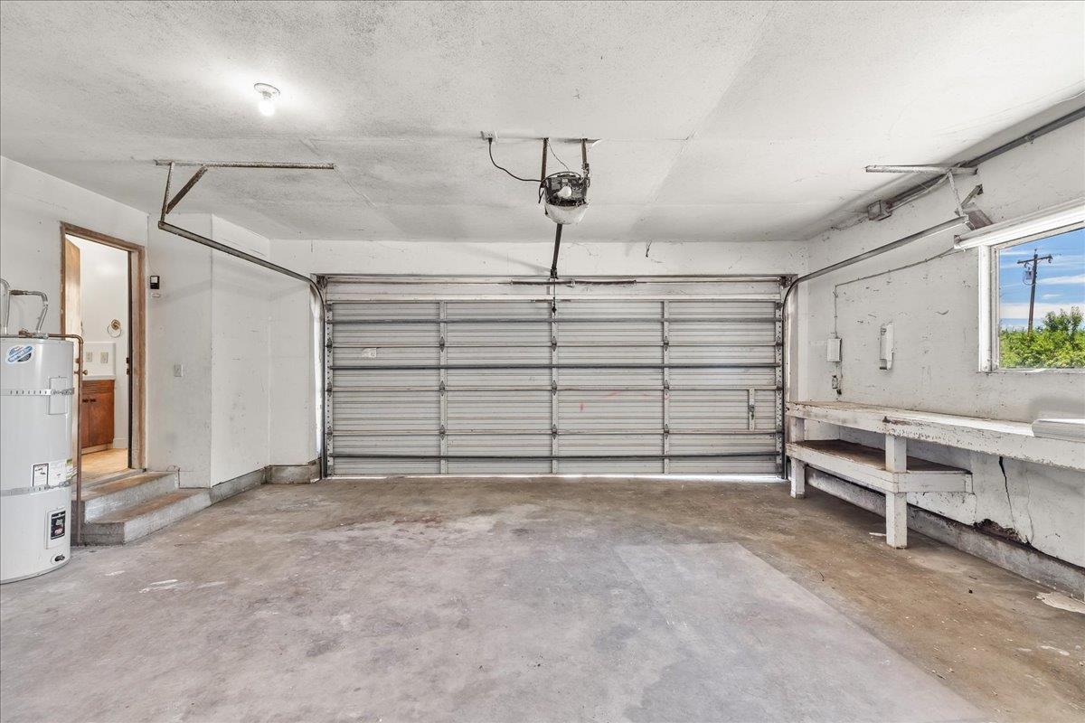 5737 Crow Rd, Oakdale, CA 95361