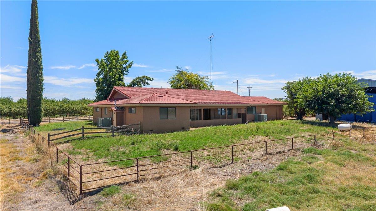 5737 Crow Rd, Oakdale, CA 95361