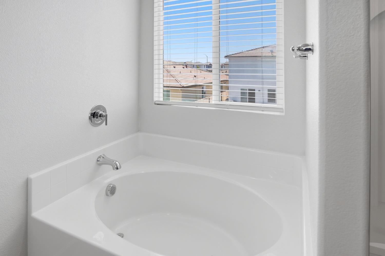 1759 Eagle River Ave, Manteca, CA 95337