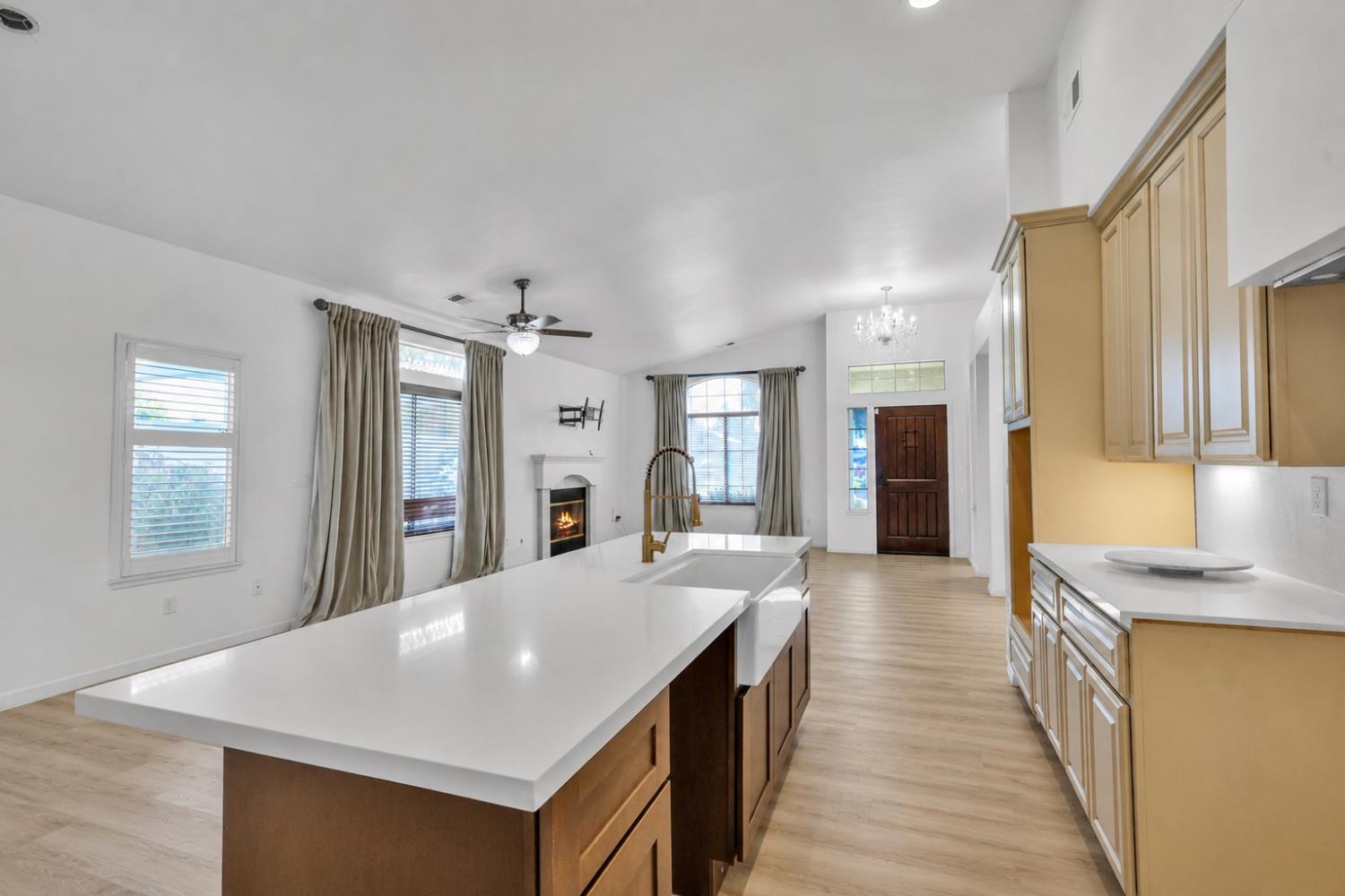 1080 Zumstein Dr, Ripon, CA 95366
