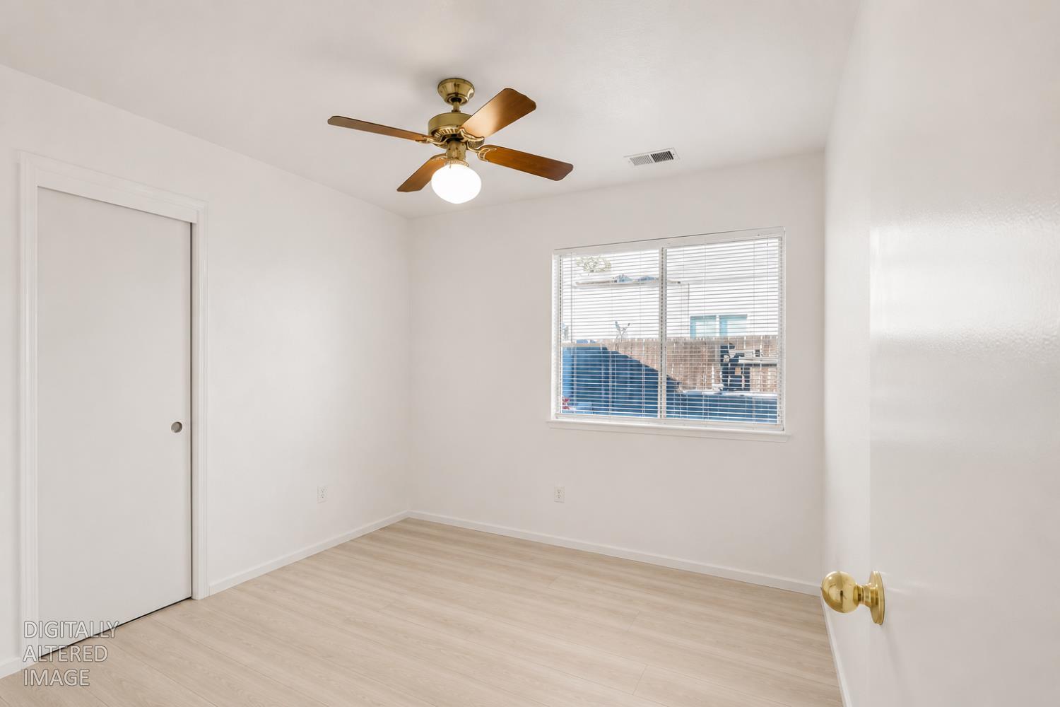 1080 Zumstein Dr, Ripon, CA 95366