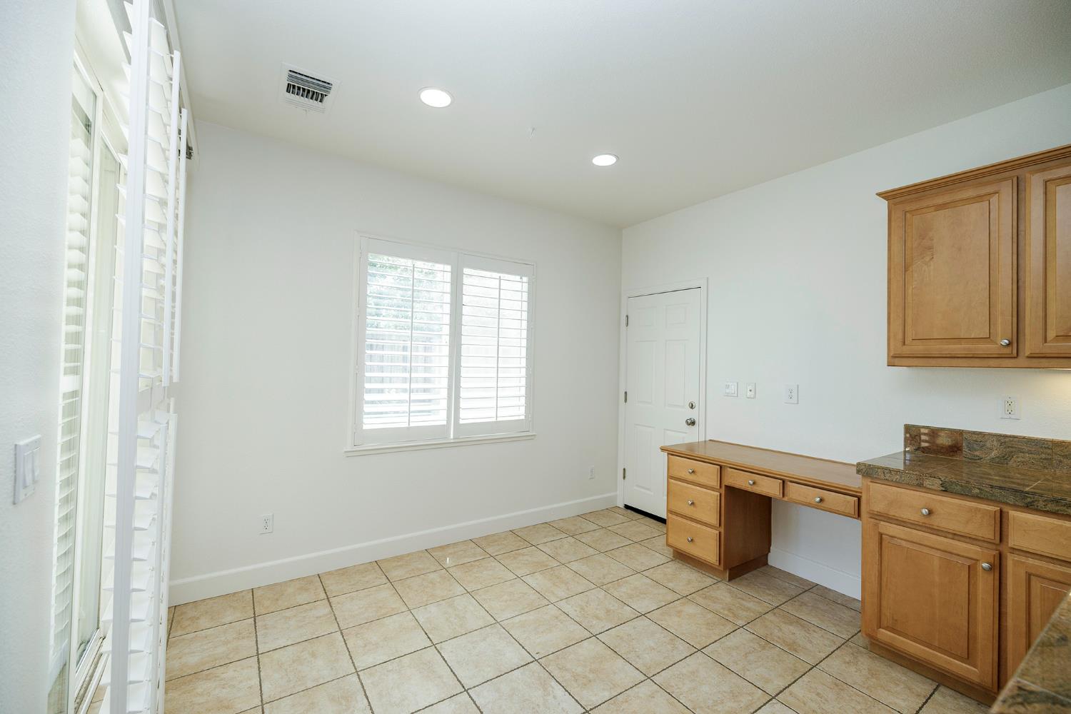 2049 Baluchi Way, Oakdale, CA 95361