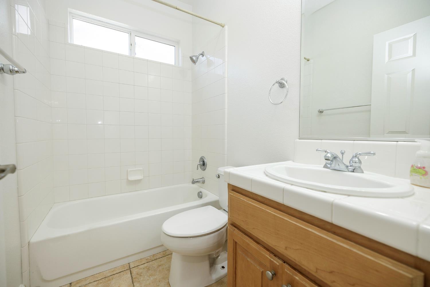 2049 Baluchi Way, Oakdale, CA 95361