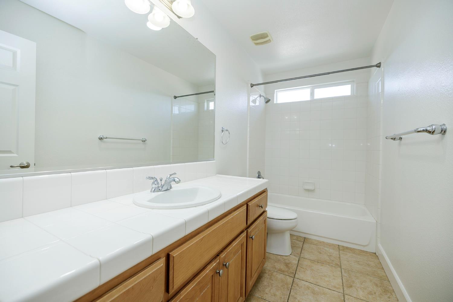 2049 Baluchi Way, Oakdale, CA 95361