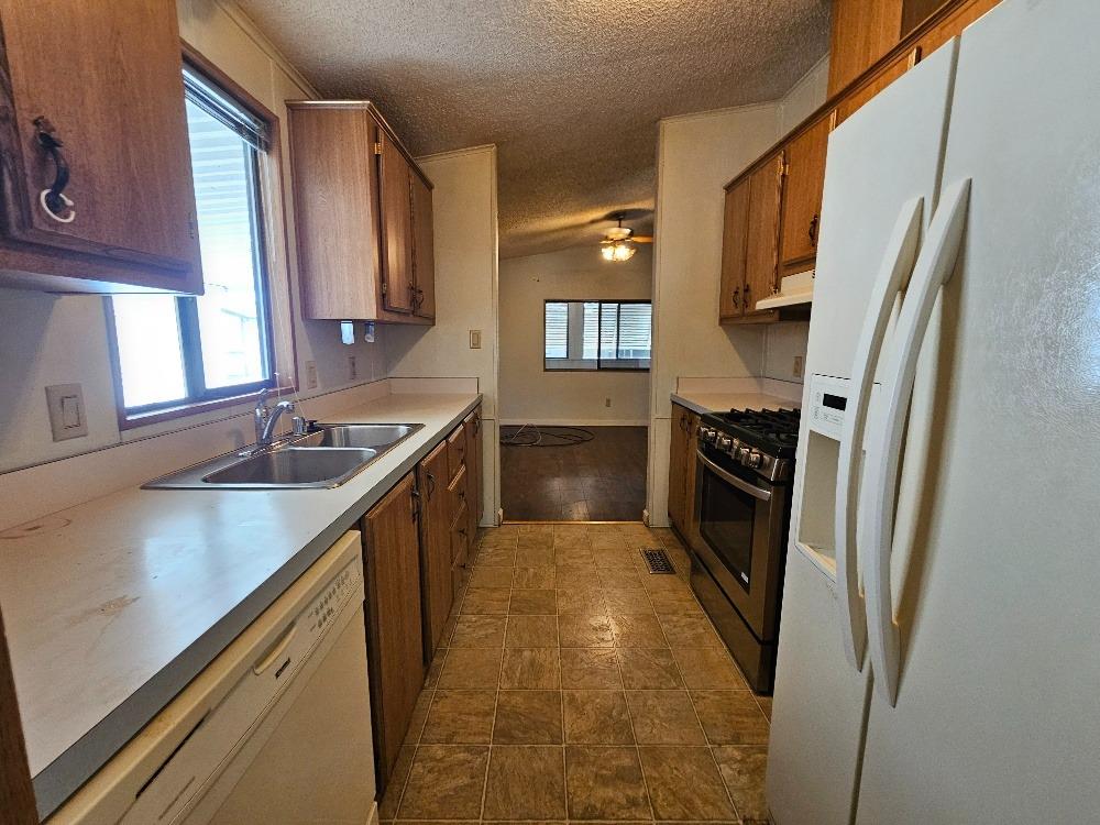2240 Golden Oak Ln #103, Merced, CA 95341