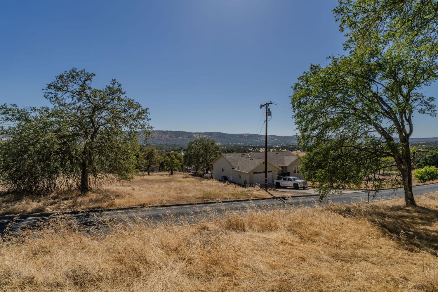 2205 Arrowhead St, Copperopolis, CA 95228
