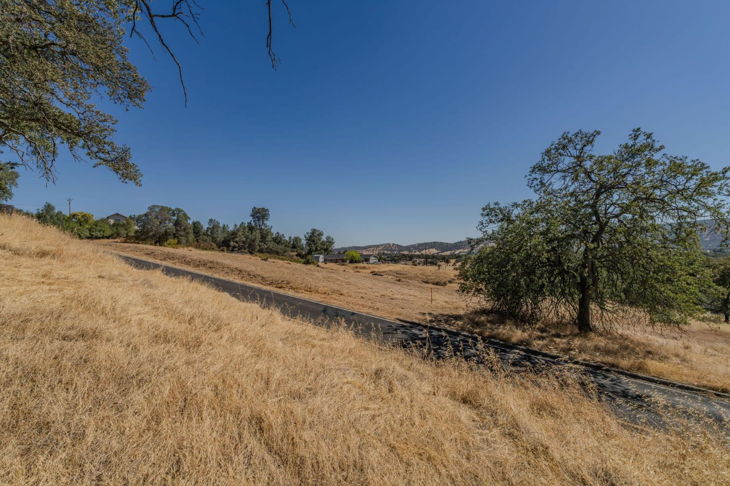 2205 Arrowhead St, Copperopolis, CA 95228