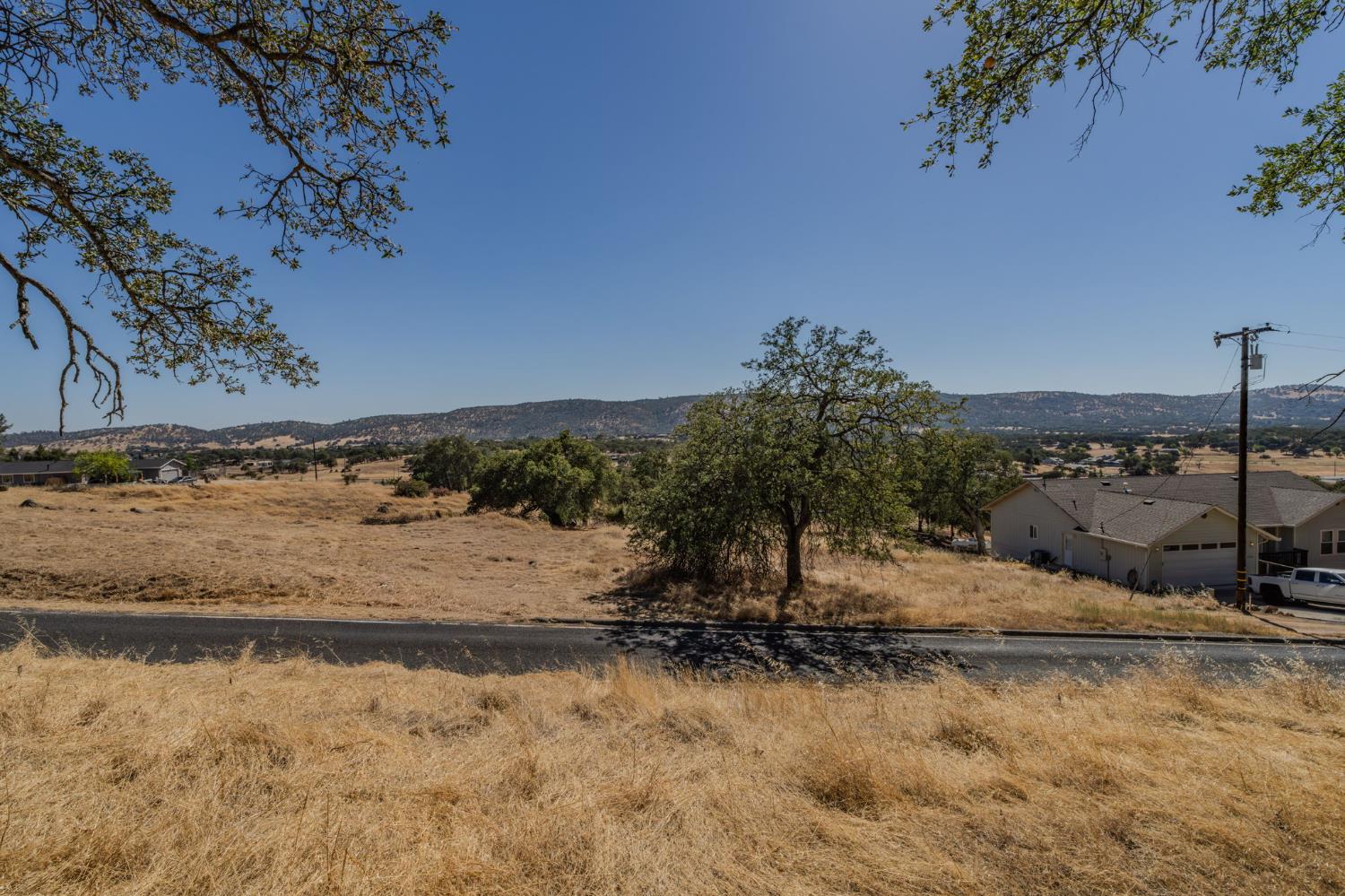2205 Arrowhead St, Copperopolis, CA 95228