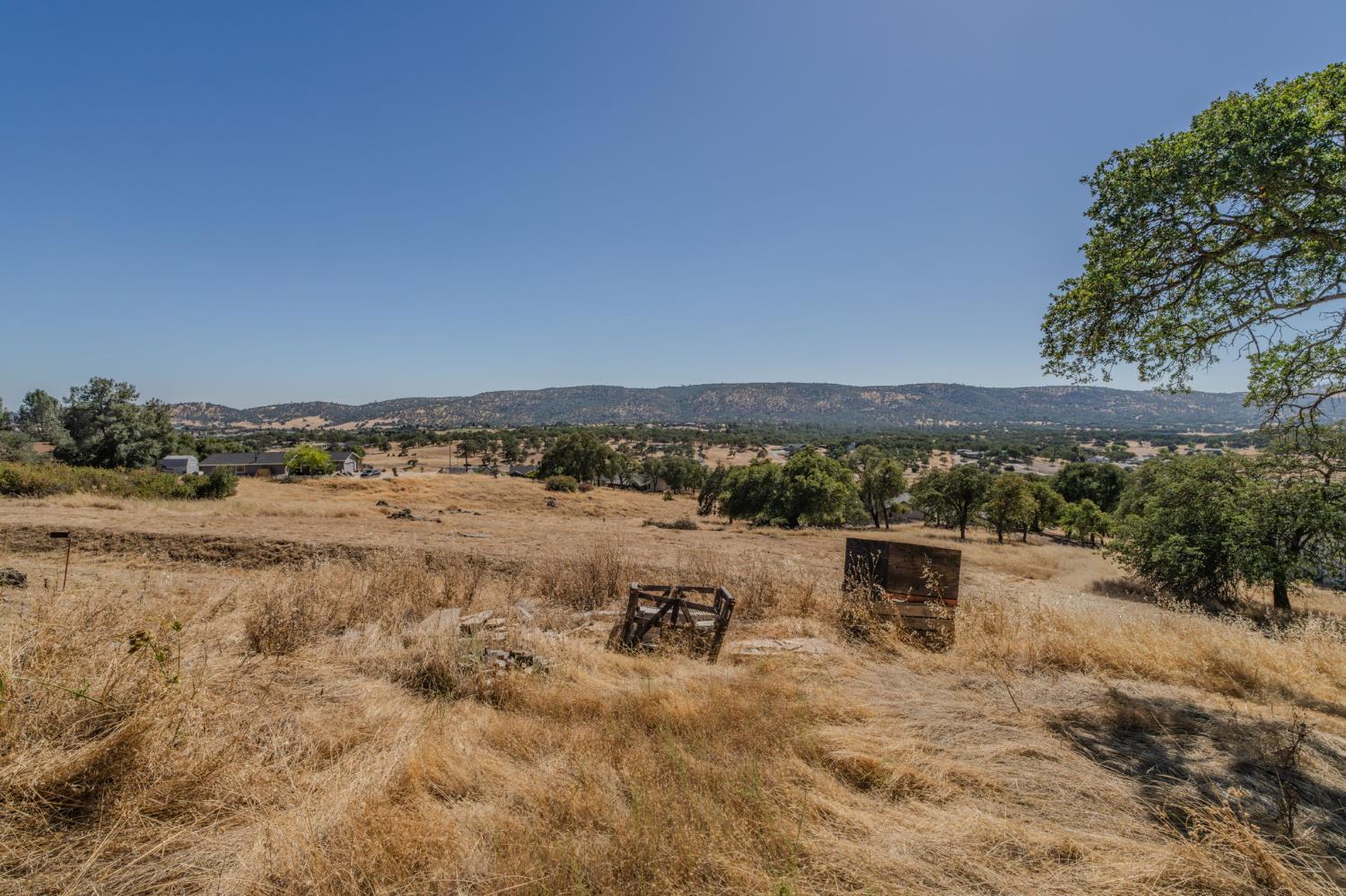 2205 Arrowhead St, Copperopolis, CA 95228