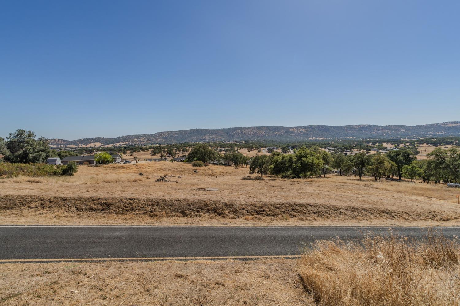 2205 Arrowhead St, Copperopolis, CA 95228