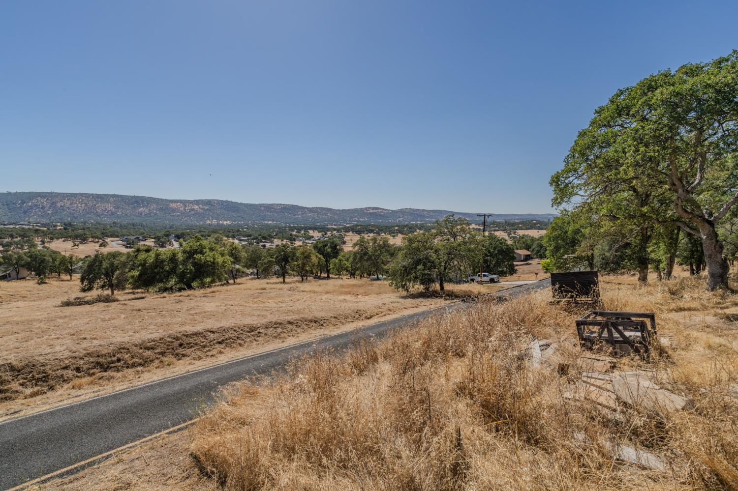 2205 Arrowhead St, Copperopolis, CA 95228