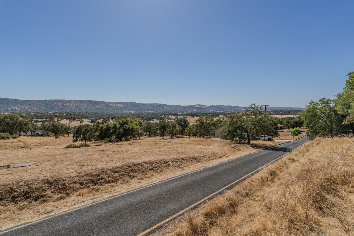 2205 Arrowhead St, Copperopolis, CA 95228