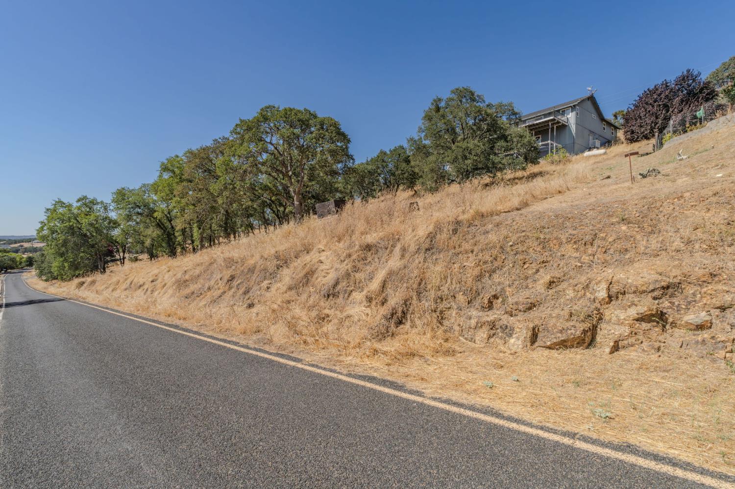 2205 Arrowhead St, Copperopolis, CA 95228