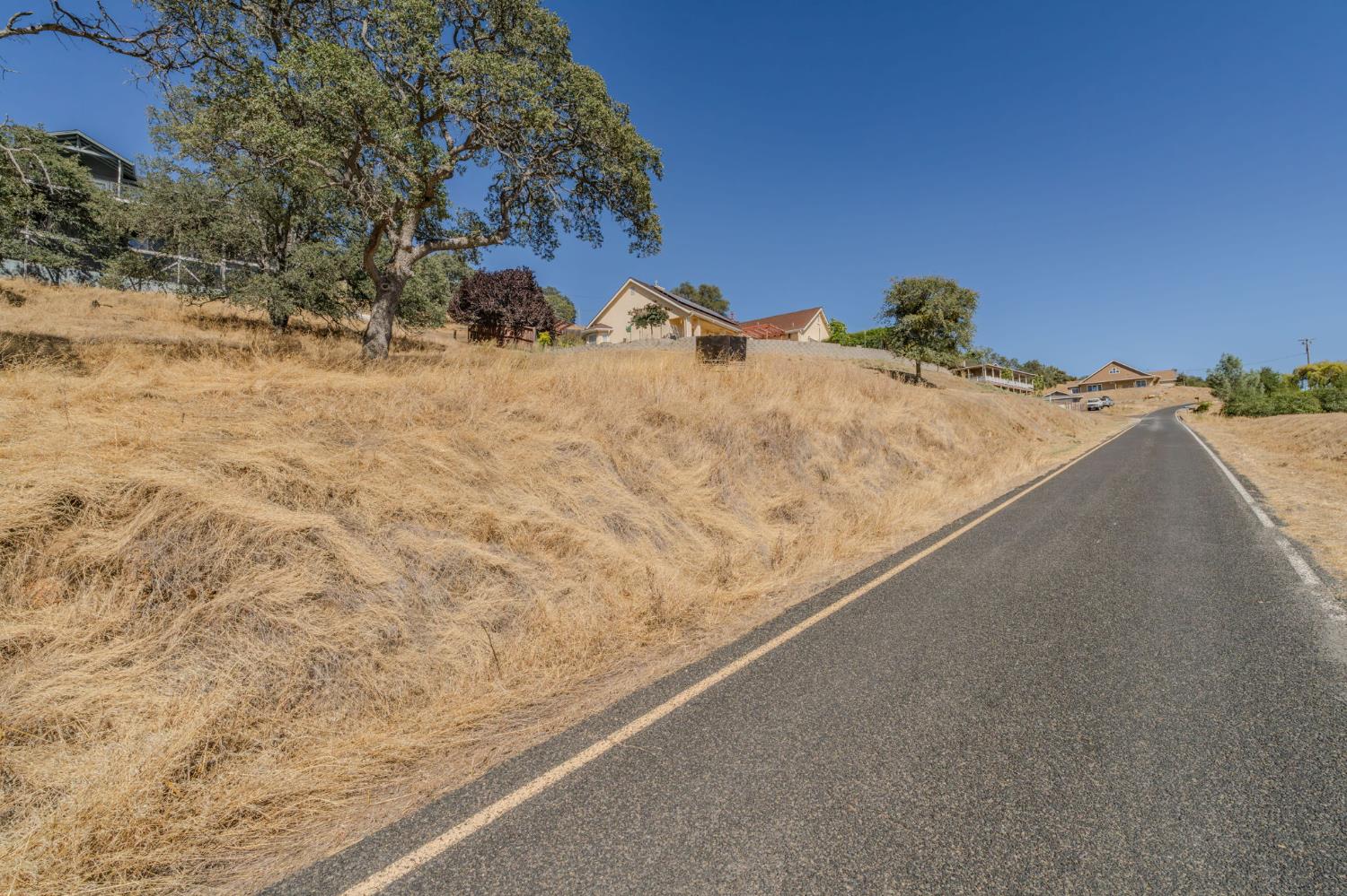 2205 Arrowhead St, Copperopolis, CA 95228