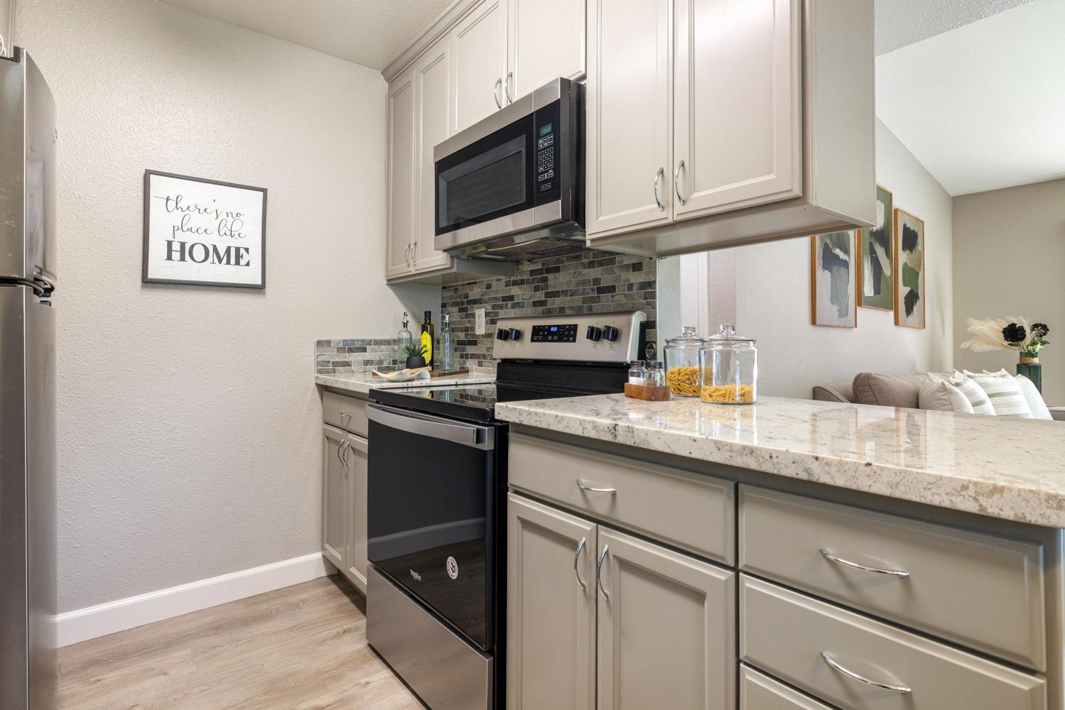 201 Woodrow Ave #48, Modesto, CA 95350