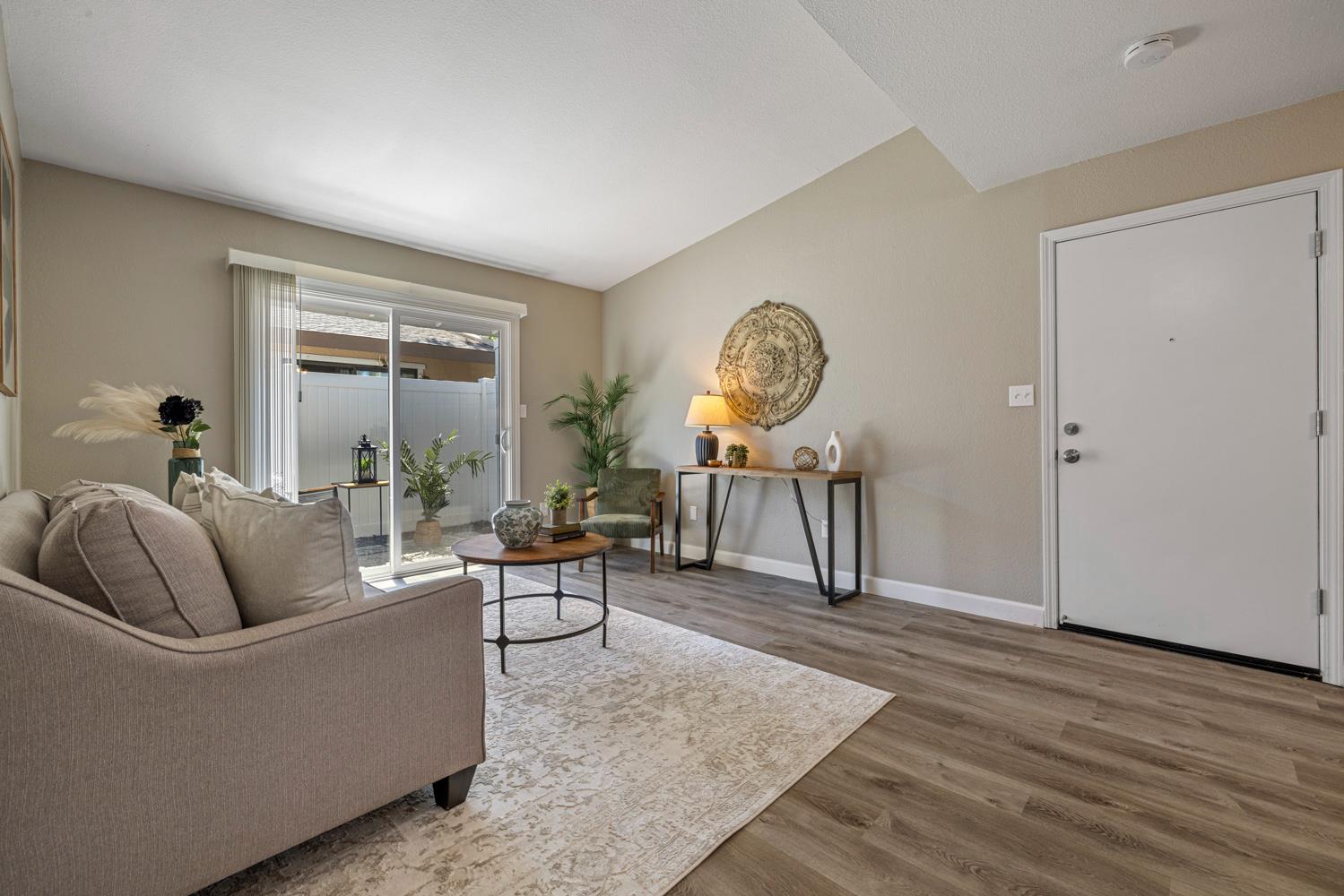 201 Woodrow Ave #48, Modesto, CA 95350