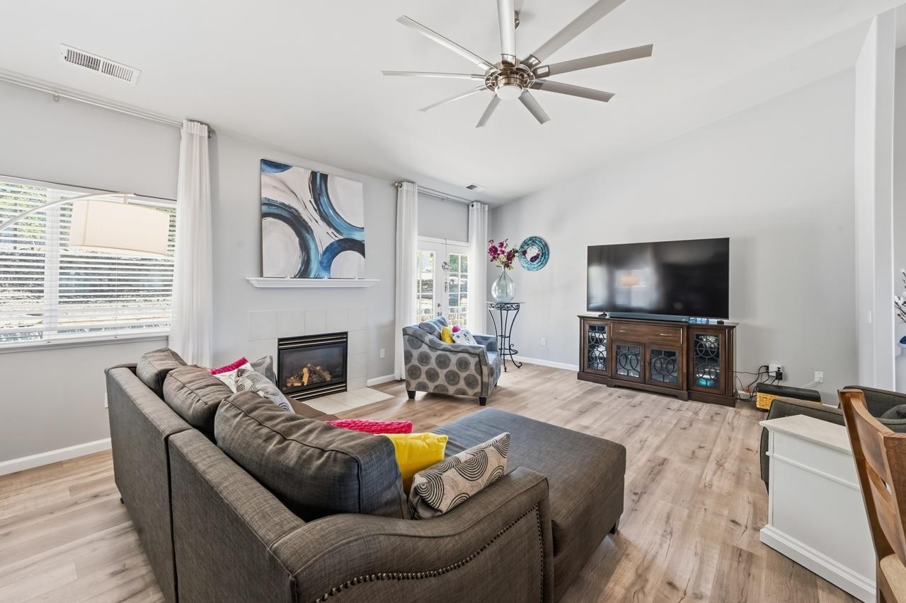 4492 Bayview Dr, Copperopolis, CA 95228