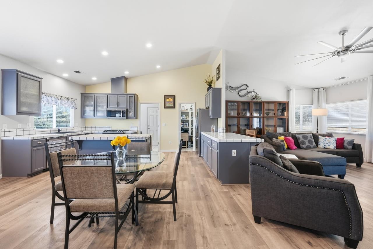 4492 Bayview Dr, Copperopolis, CA 95228
