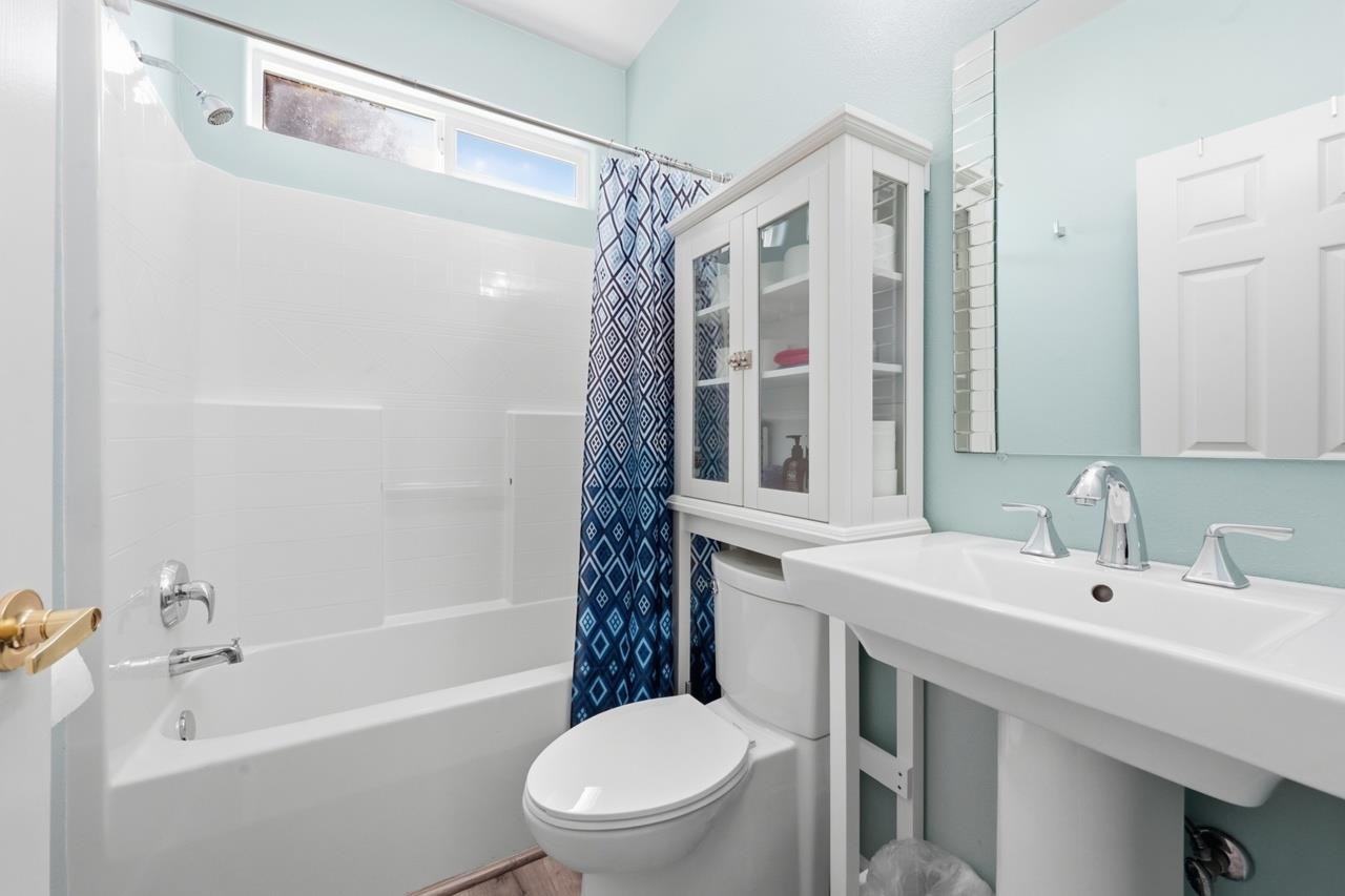 4492 Bayview Dr, Copperopolis, CA 95228