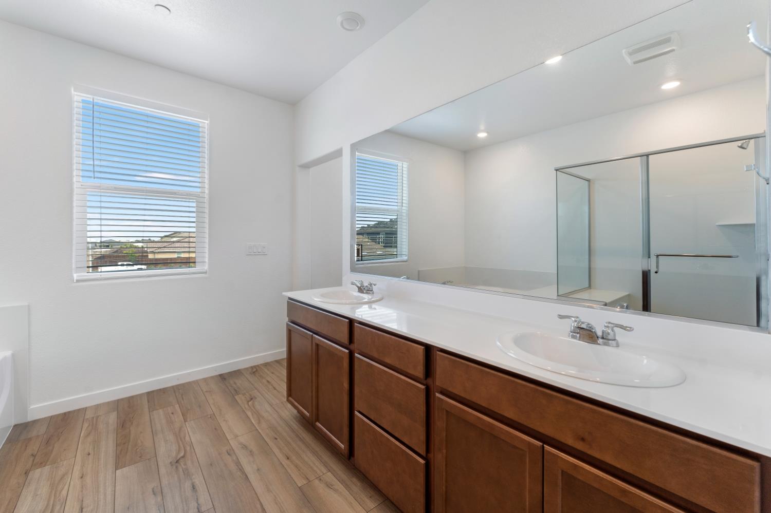 851 Rosazzo Ln, Manteca, CA 95337