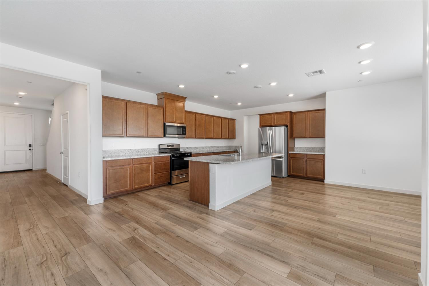 851 Rosazzo Ln, Manteca, CA 95337