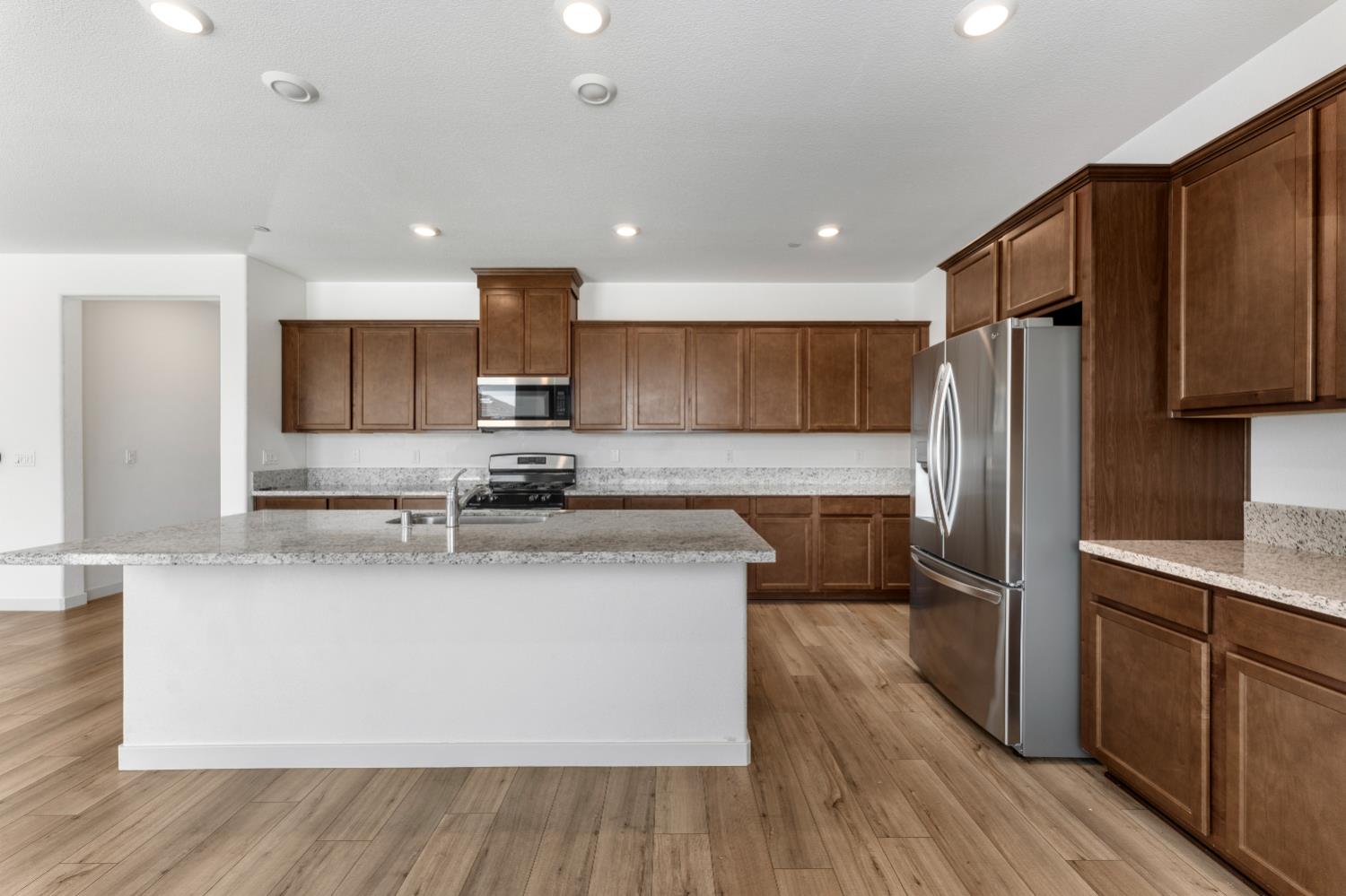 851 Rosazzo Ln, Manteca, CA 95337