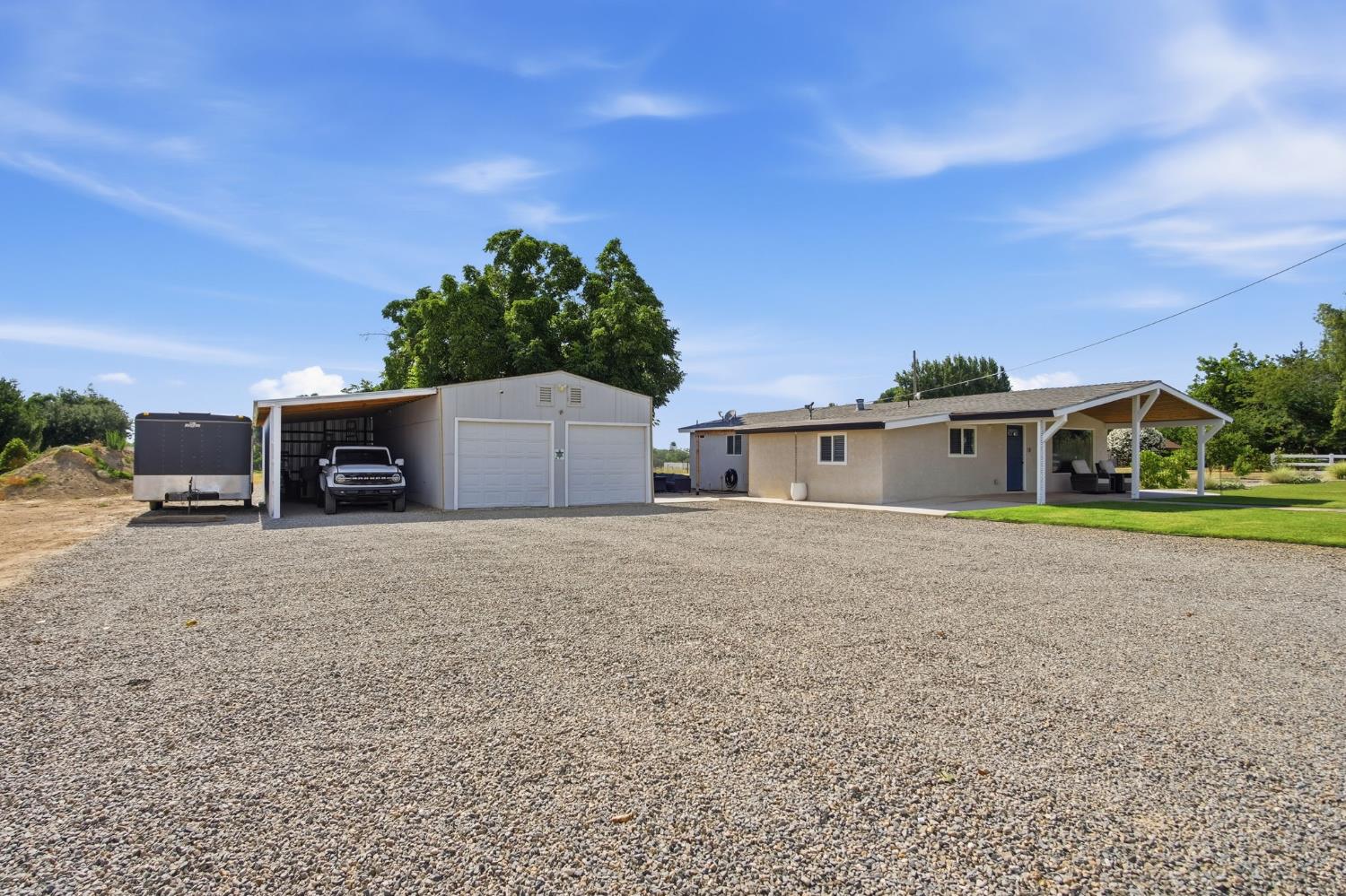 543 S Blossom Rd, Waterford, CA 95386