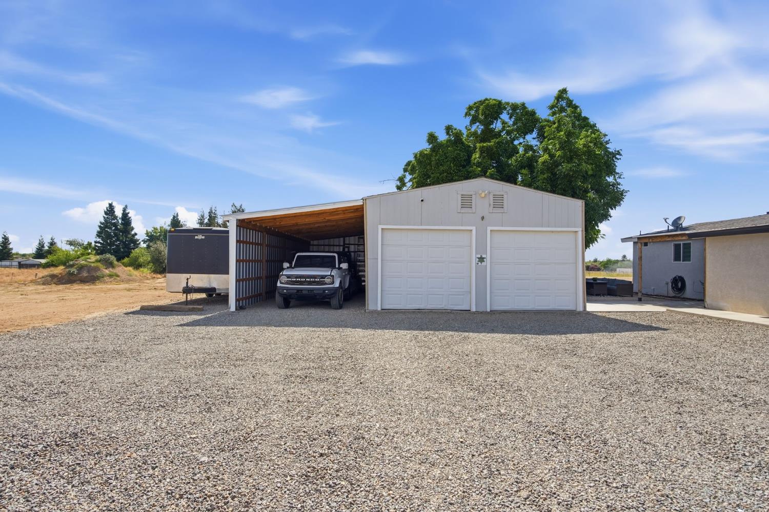 543 S Blossom Rd, Waterford, CA 95386