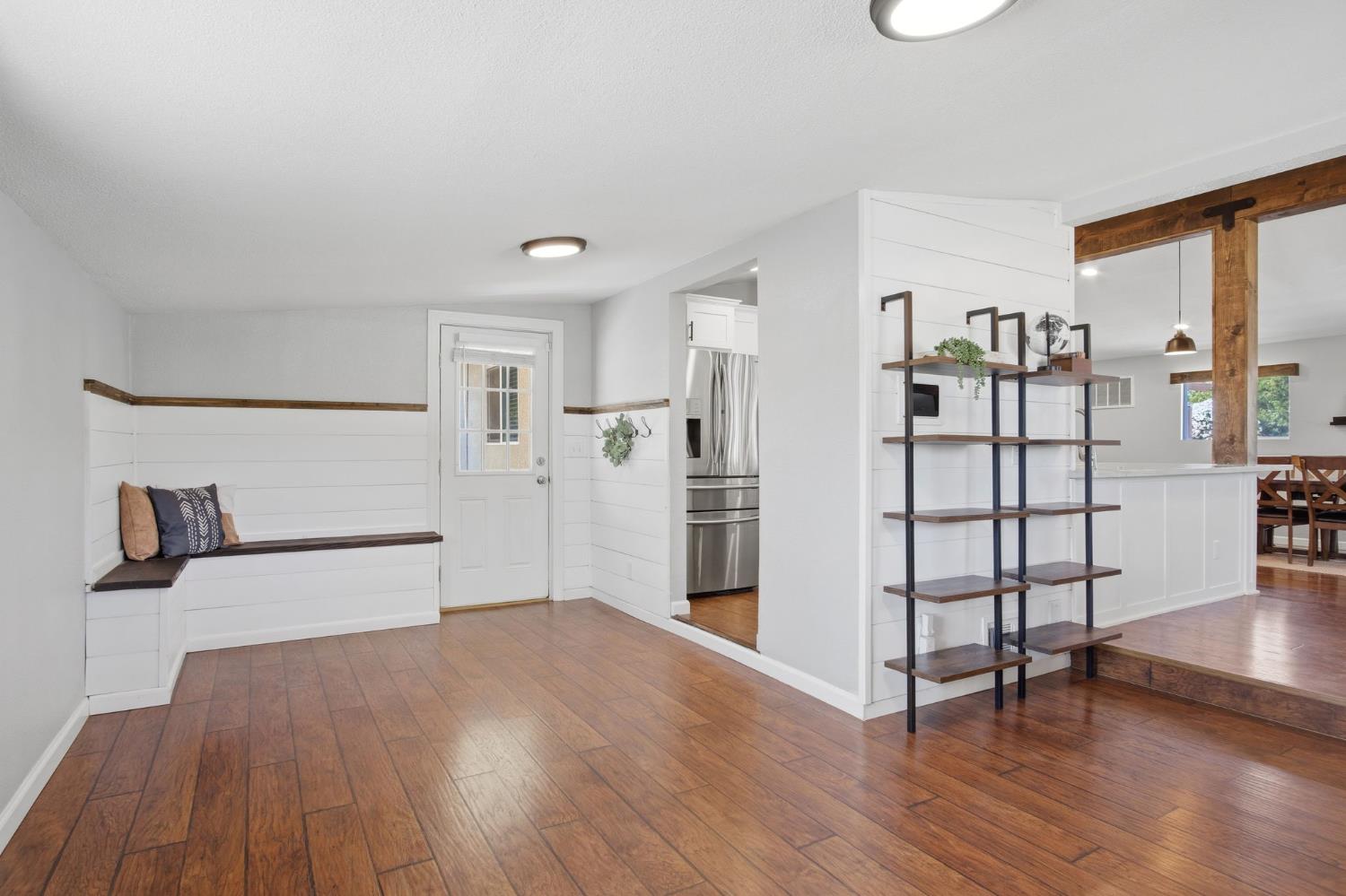 543 S Blossom Rd, Waterford, CA 95386