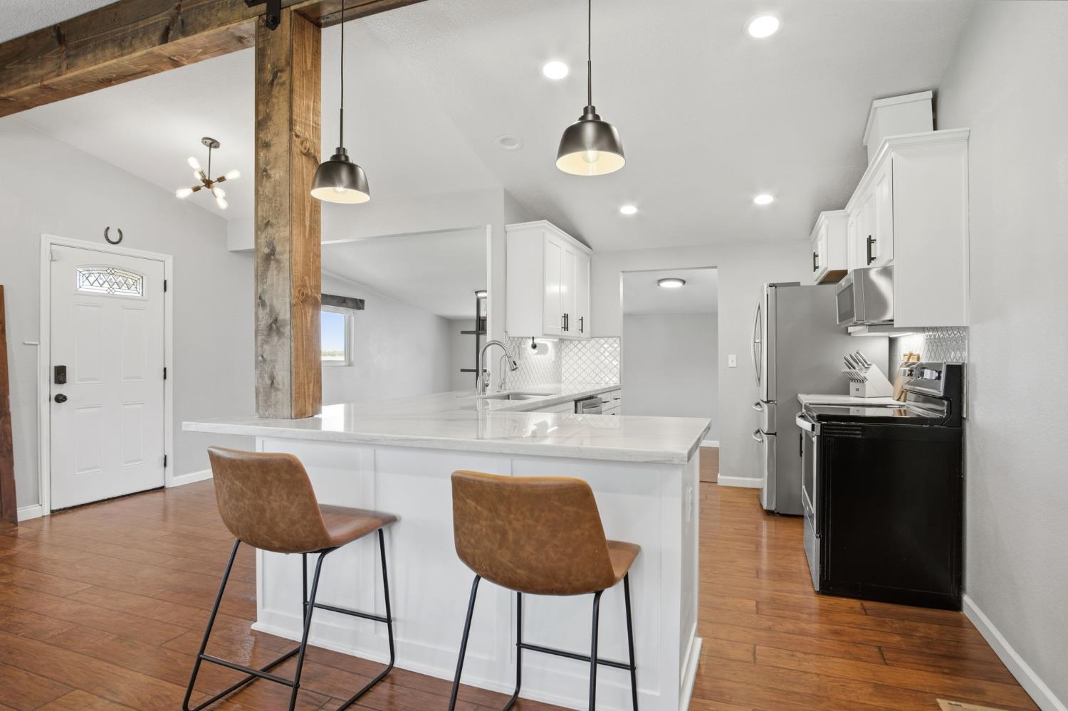 543 S Blossom Rd, Waterford, CA 95386