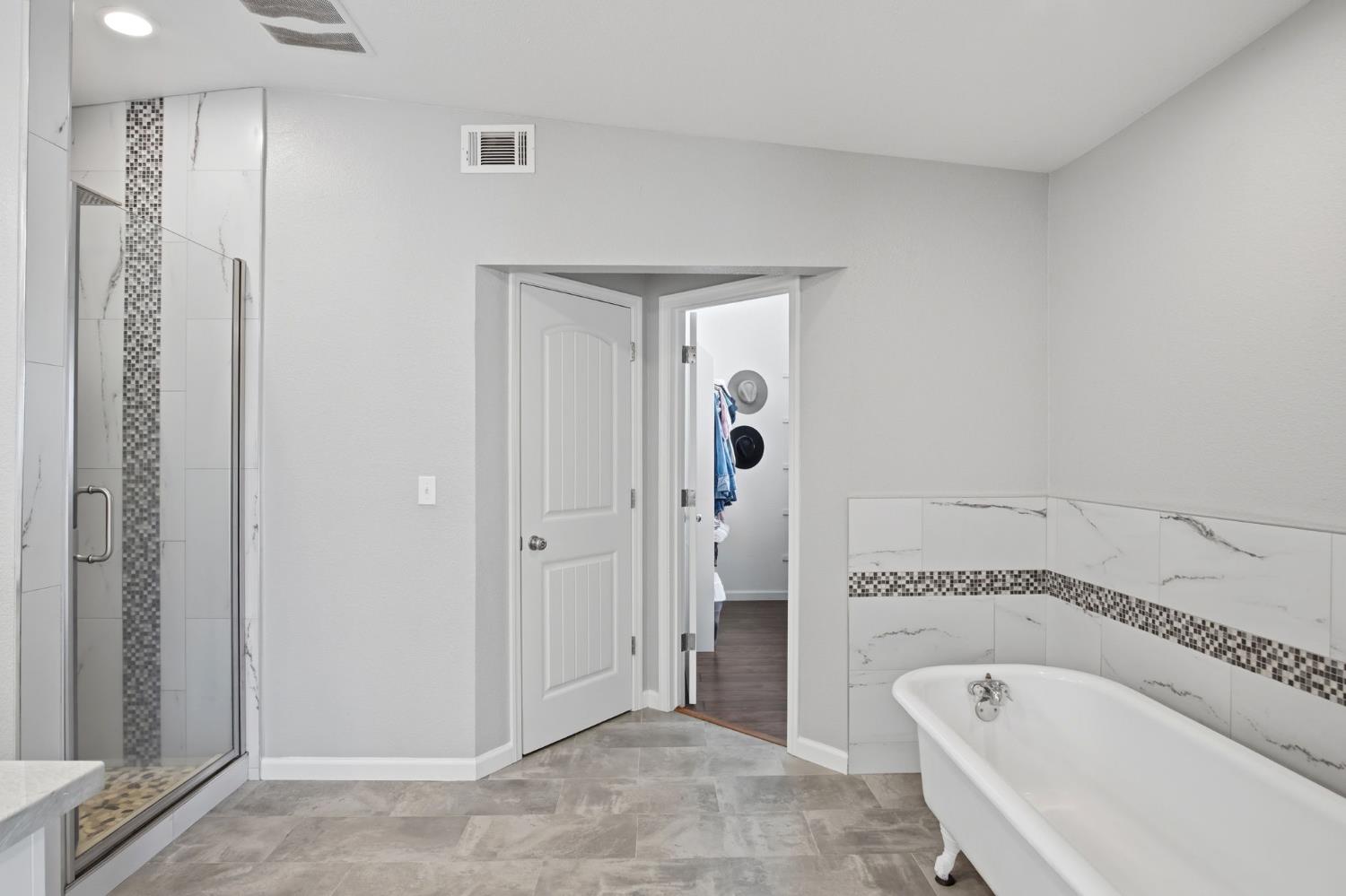 543 S Blossom Rd, Waterford, CA 95386