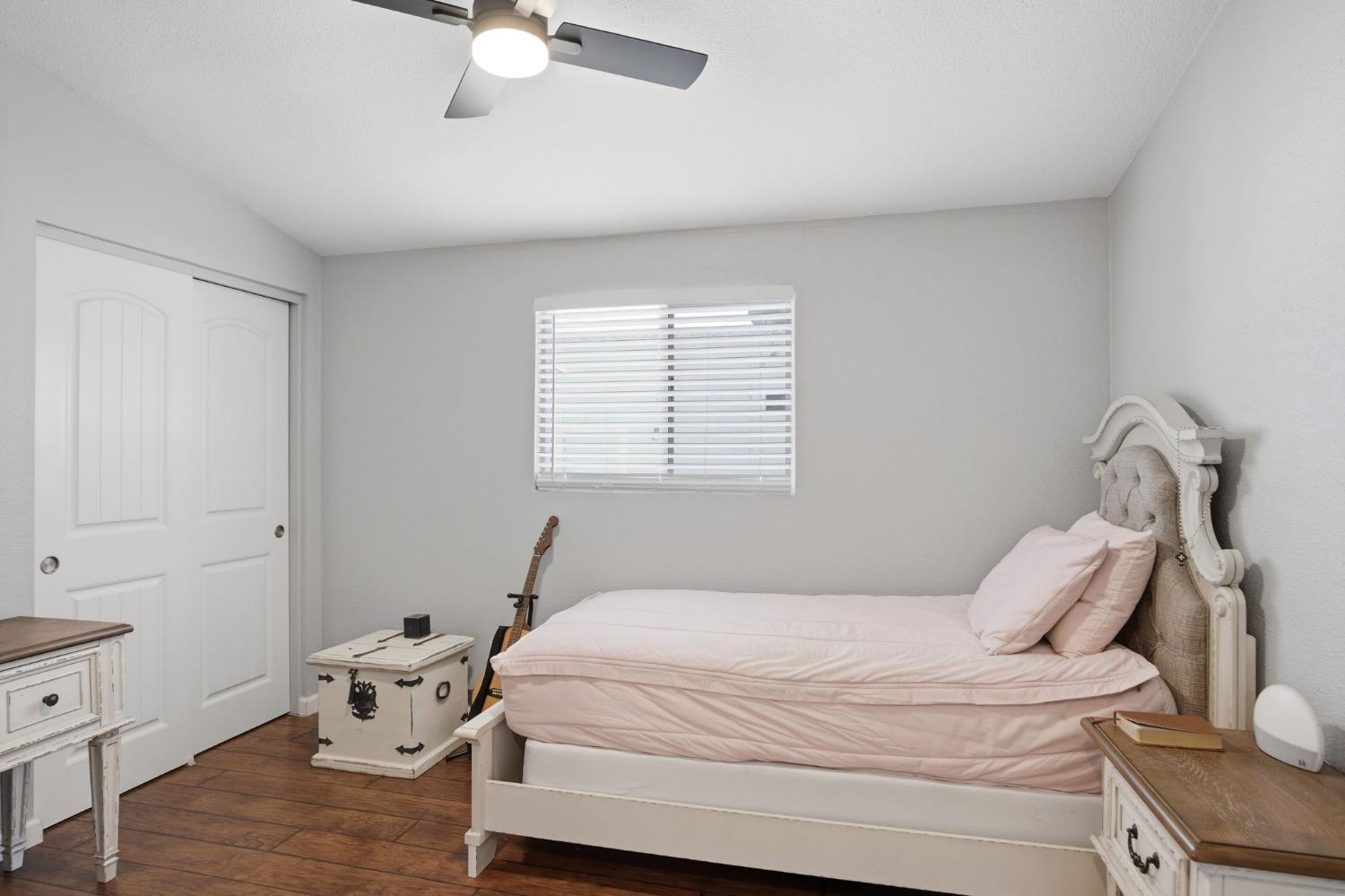 543 S Blossom Rd, Waterford, CA 95386