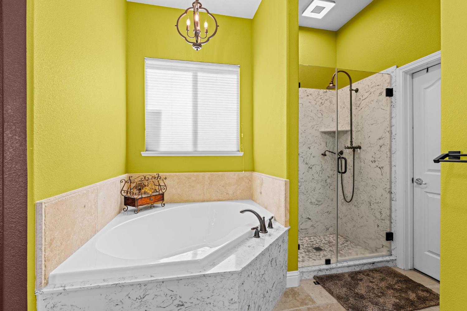 402 Farinelli, Escalon, CA 95320