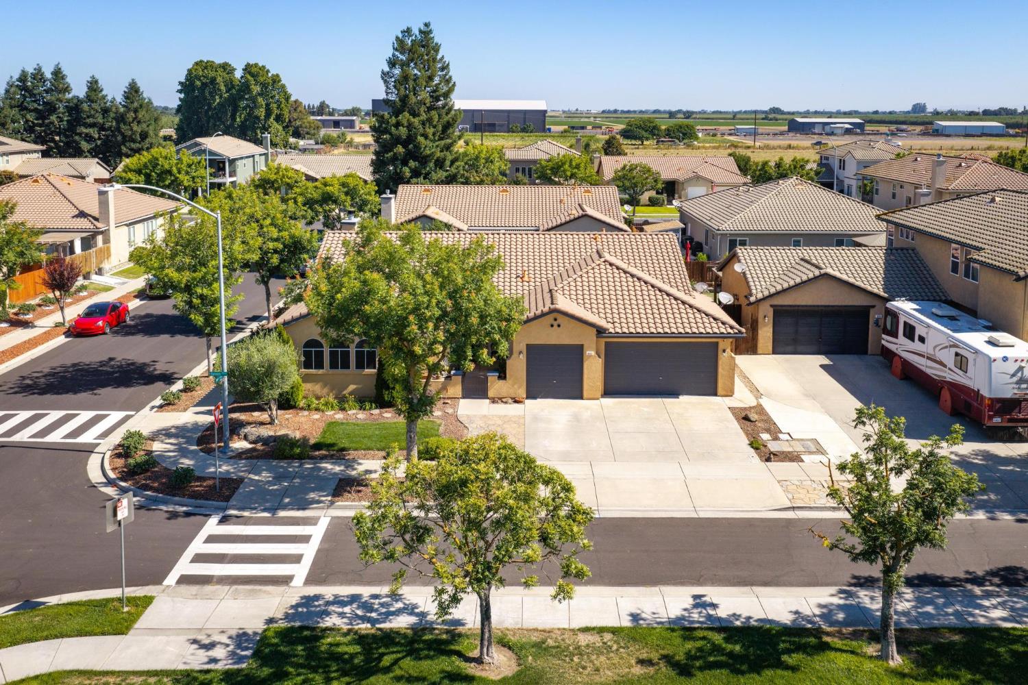 402 Farinelli, Escalon, CA 95320