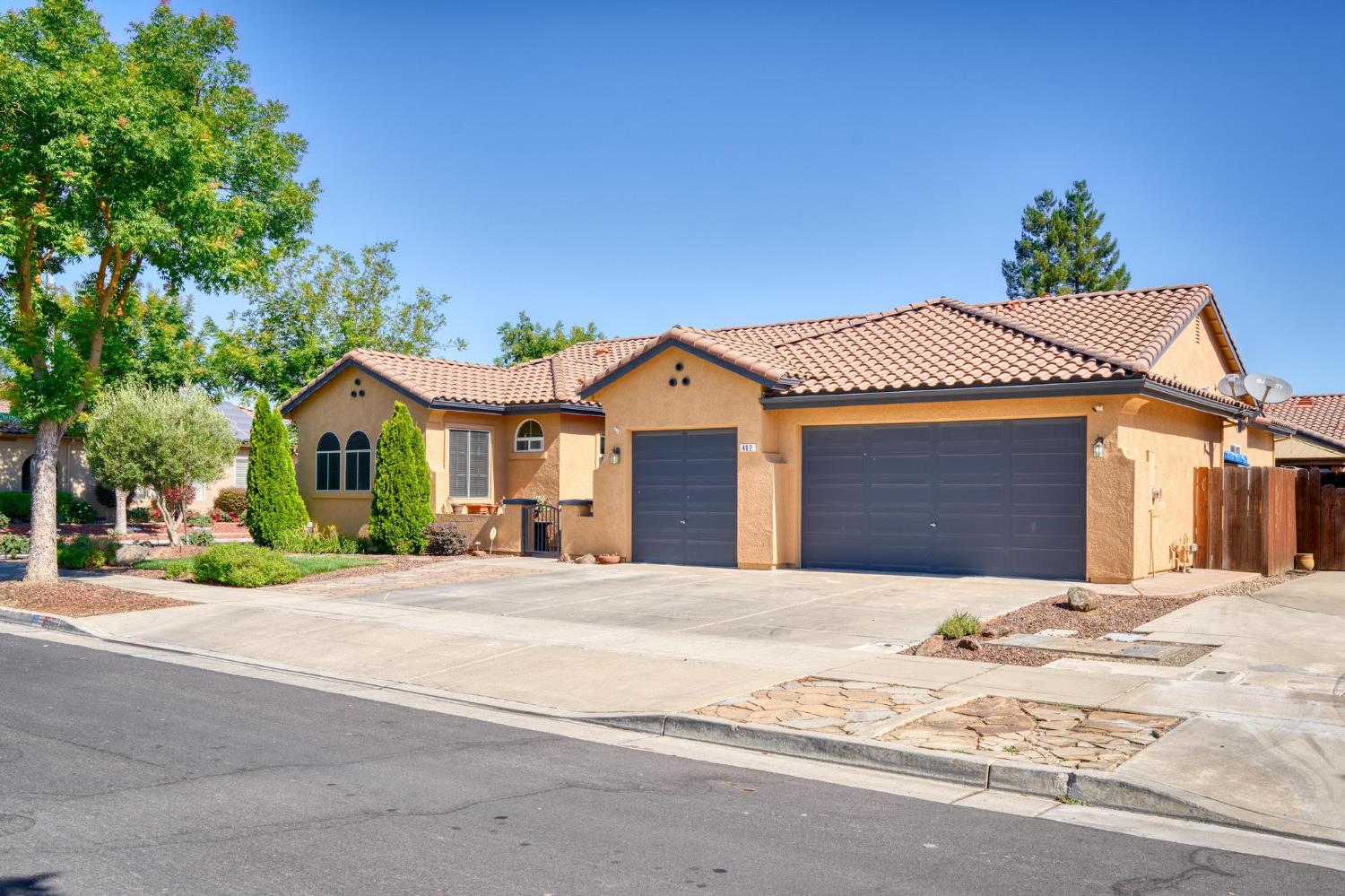 402 Farinelli, Escalon, CA 95320