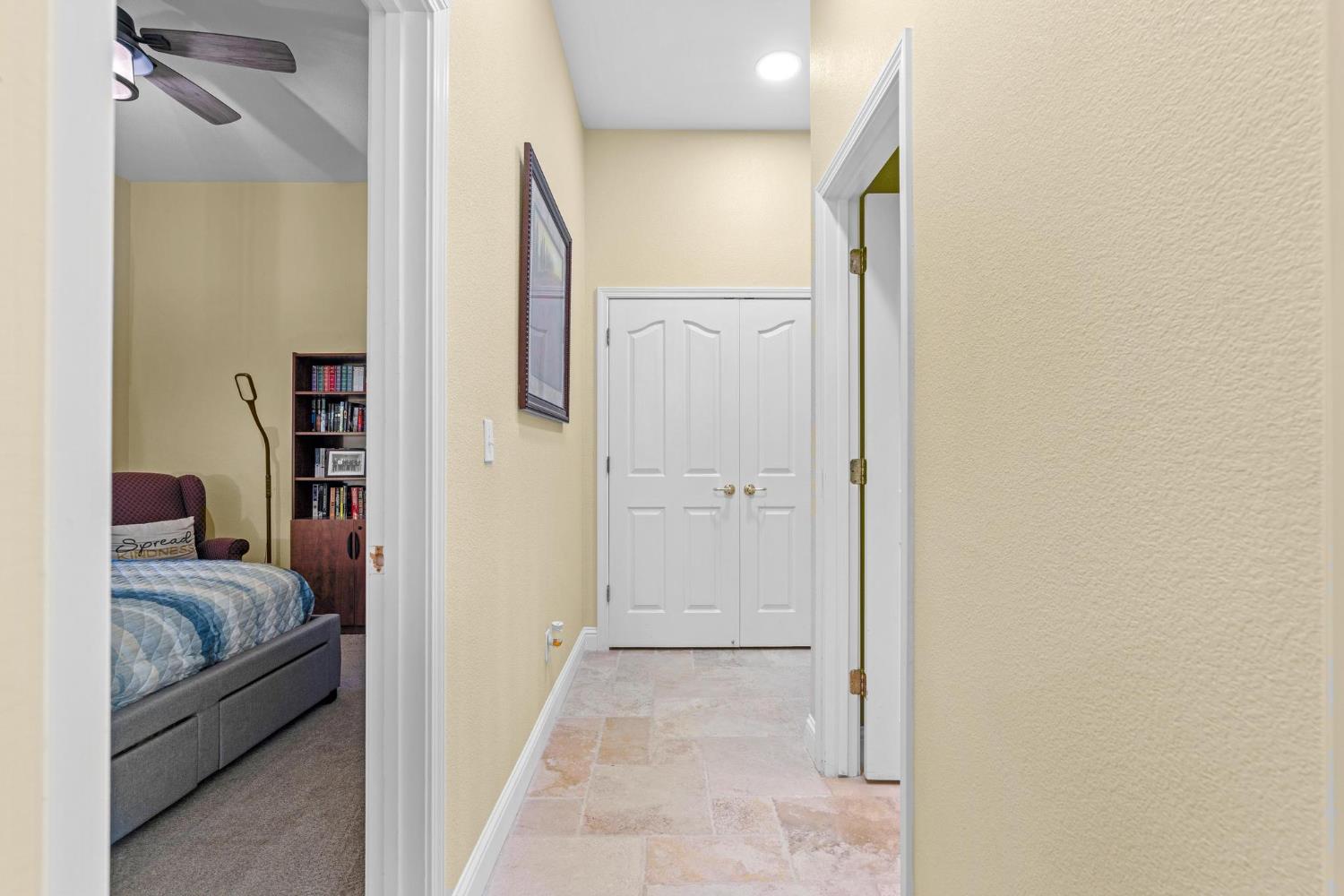 402 Farinelli, Escalon, CA 95320