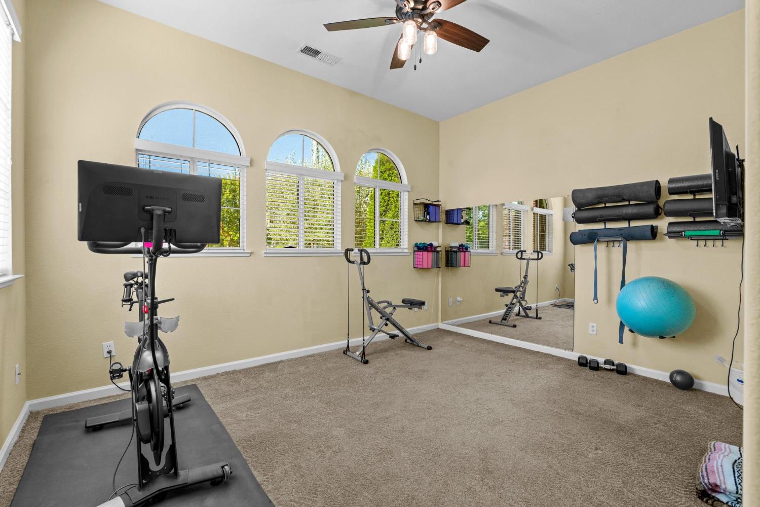 402 Farinelli, Escalon, CA 95320