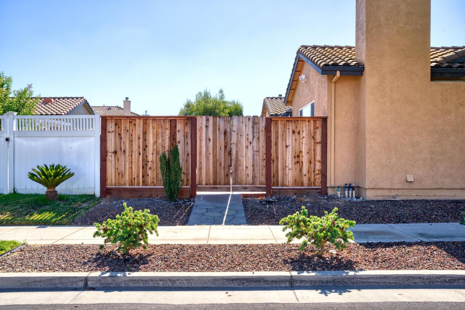 402 Farinelli, Escalon, CA 95320