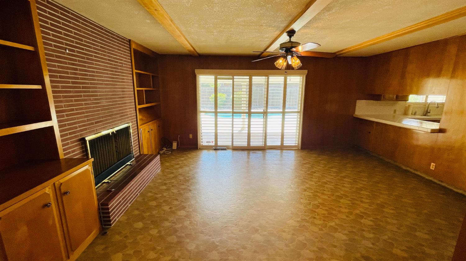 712 Leytonstone Ave, Modesto, CA 95355