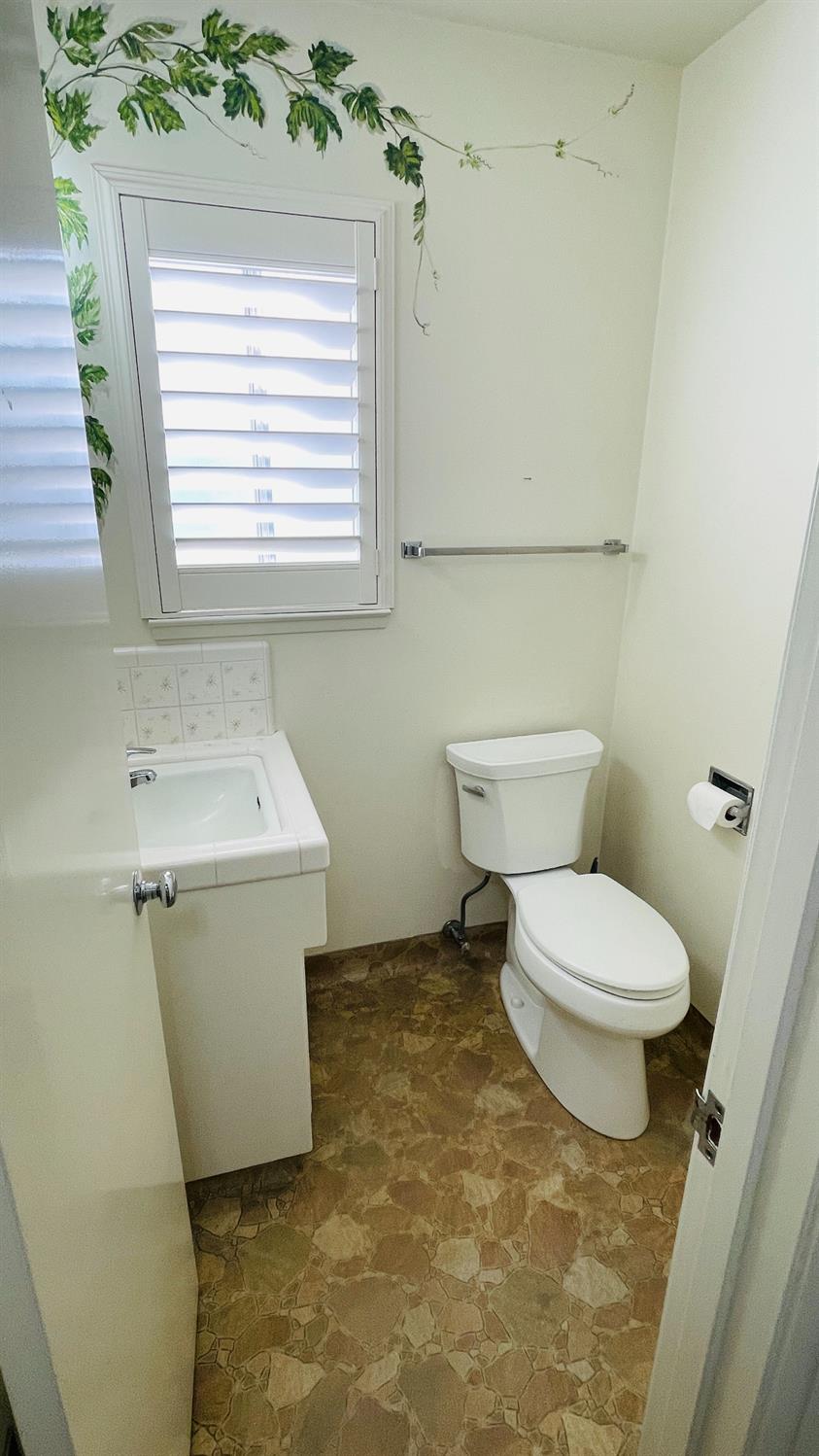 712 Leytonstone Ave, Modesto, CA 95355