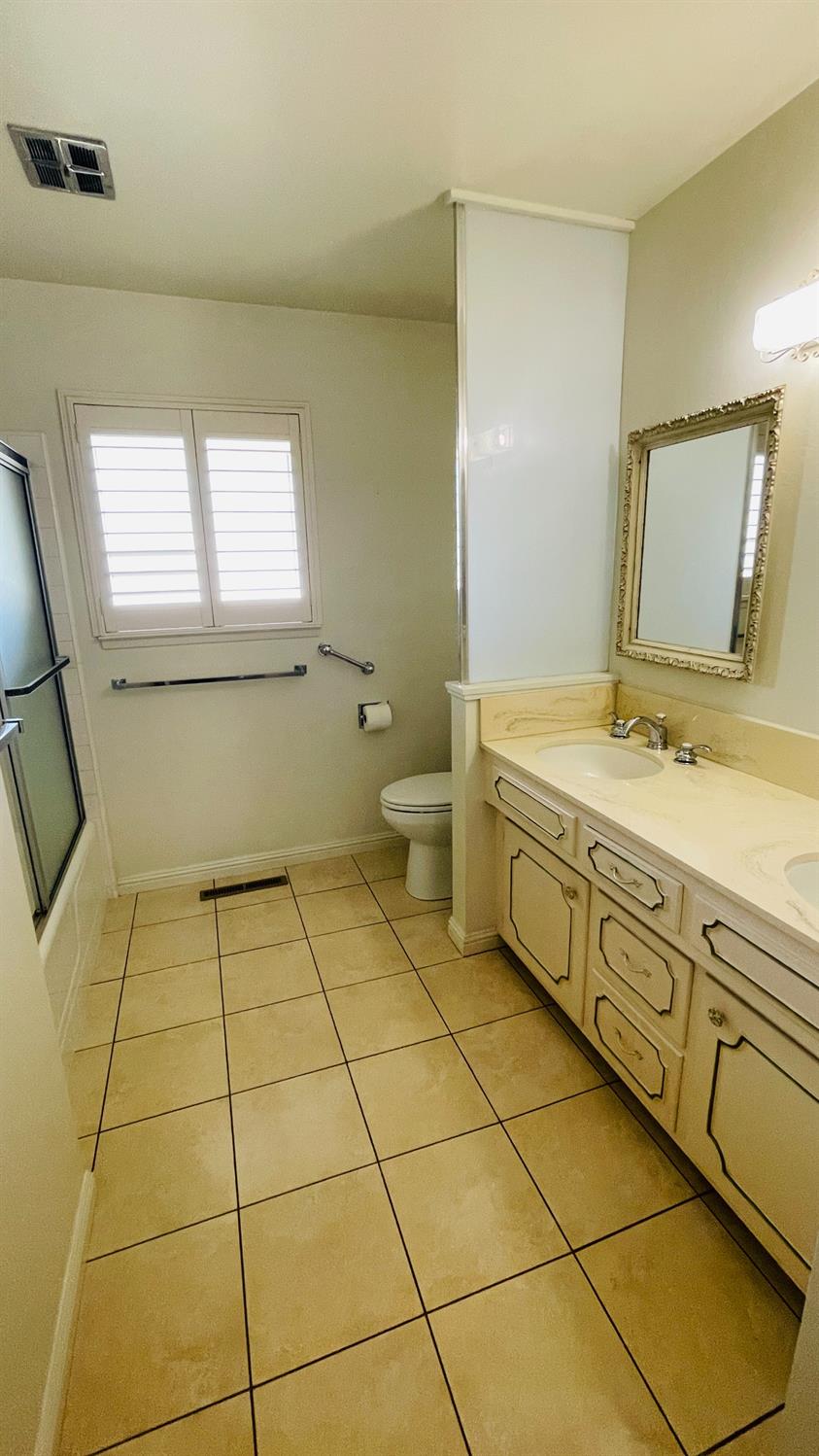 712 Leytonstone Ave, Modesto, CA 95355
